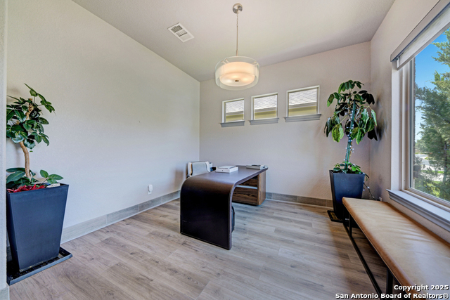 Image 7 of 34 For 636 Carriage House  # 30