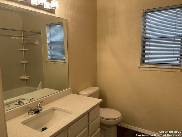 Image 16 of 27 For 8405 Echo Creek