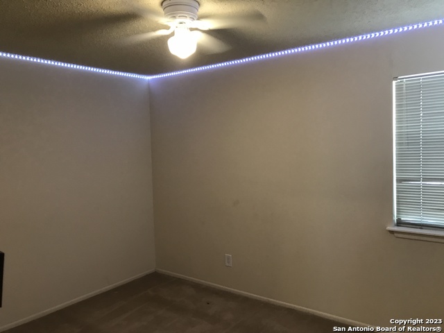 Image 18 of 27 For 8405 Echo Creek
