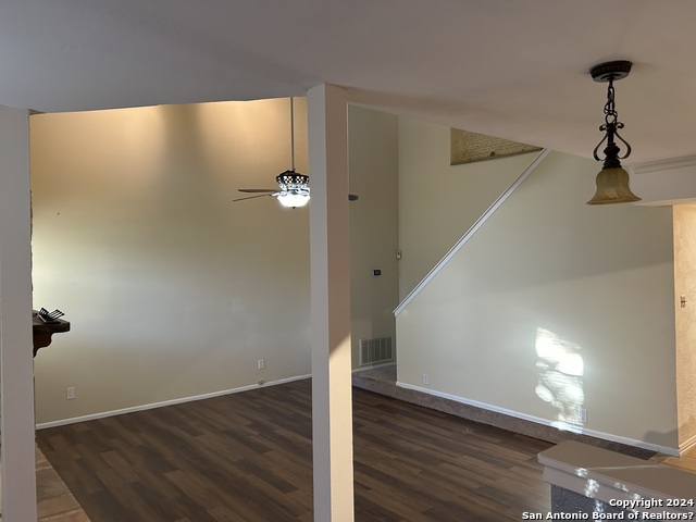 Image 5 of 27 For 8405 Echo Creek