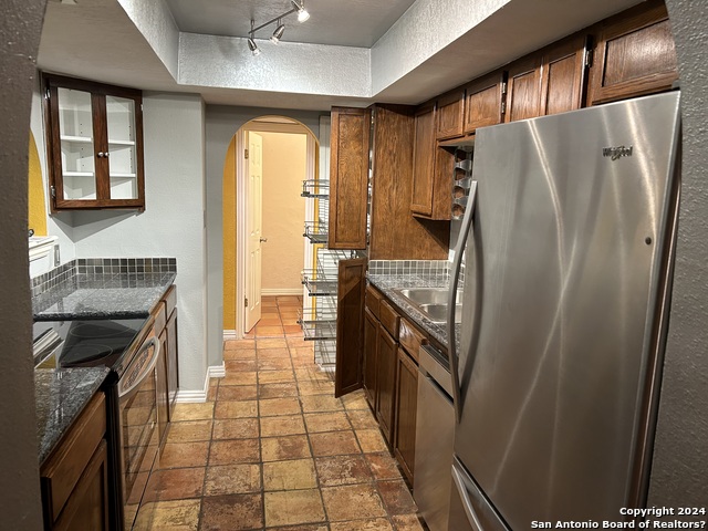 Image 6 of 27 For 8405 Echo Creek