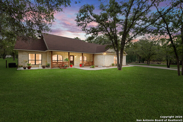 Details for 205 Oak Hollow Dr, La Vernia, TX 78121