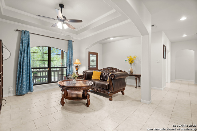 Image 10 of 35 For 205 Oak Hollow Dr