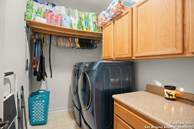 Image 28 of 35 For 205 Oak Hollow Dr