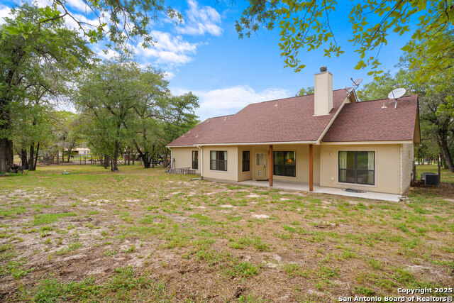 Image 29 of 35 For 205 Oak Hollow Dr