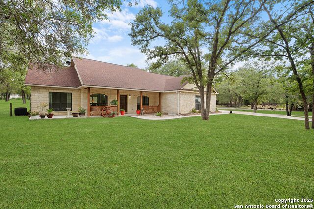 Image 3 of 35 For 205 Oak Hollow Dr