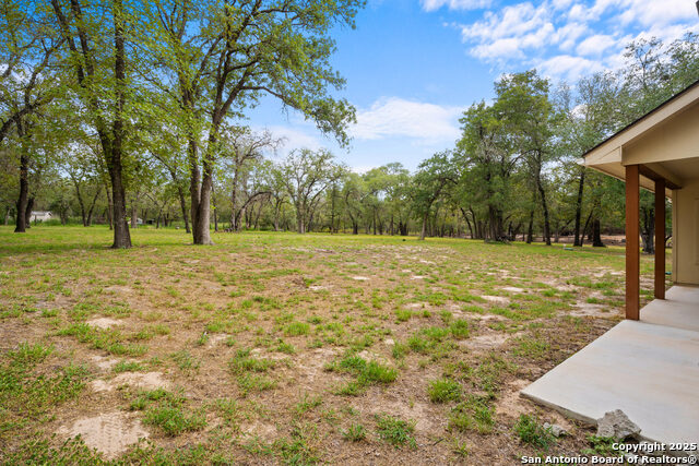 Image 30 of 35 For 205 Oak Hollow Dr