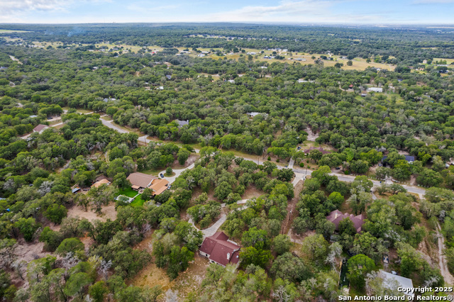 Image 34 of 35 For 205 Oak Hollow Dr