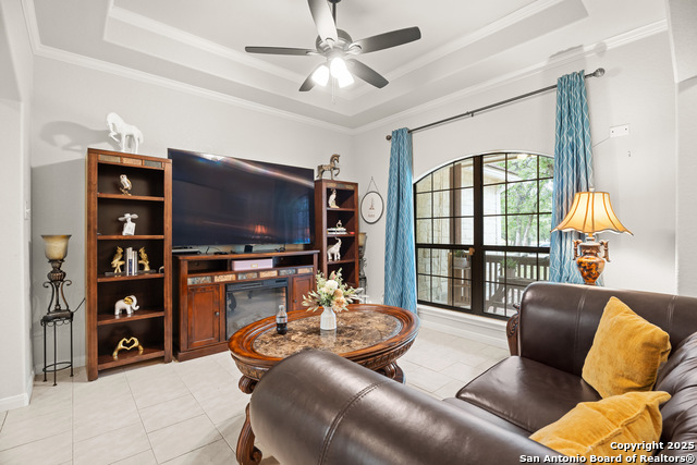 Image 9 of 35 For 205 Oak Hollow Dr