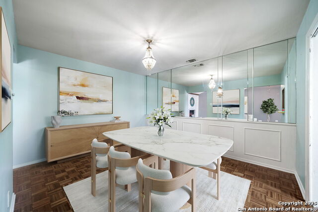 Listing photo id 9 for 8350 Windway