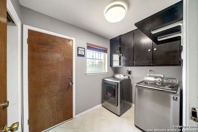 Listing photo id 14 for 8350 Windway