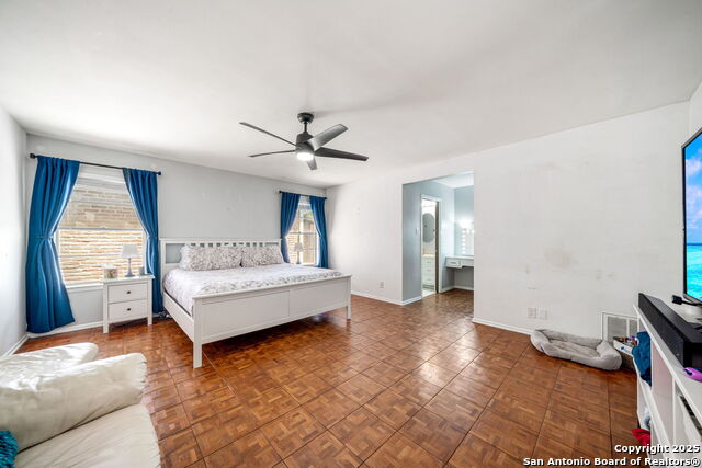 Listing photo id 17 for 8350 Windway