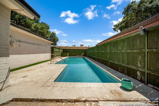 Listing photo id 19 for 8350 Windway