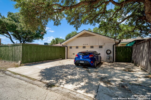 Listing photo id 21 for 8350 Windway