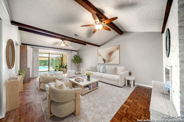 Listing photo id 3 for 8350 Windway