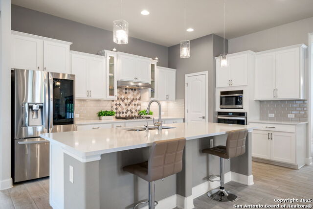 Listing photo id 11 for 122 Noble Woods