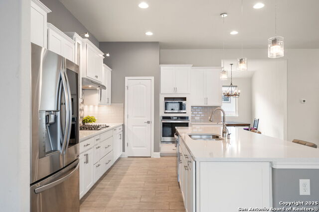 Listing photo id 12 for 122 Noble Woods