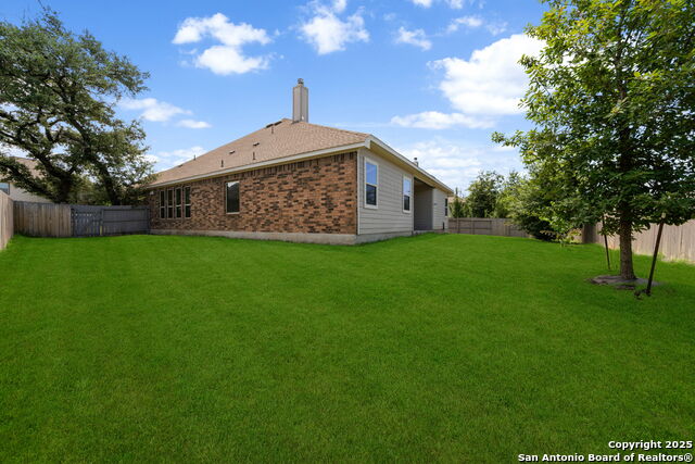 Listing photo id 29 for 122 Noble Woods