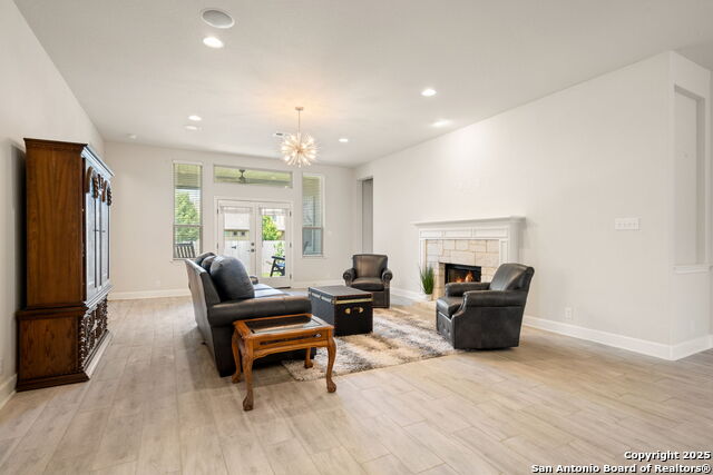 Listing photo id 6 for 122 Noble Woods