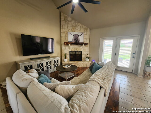 Image 3 of 39 For 445 Spanish Grant