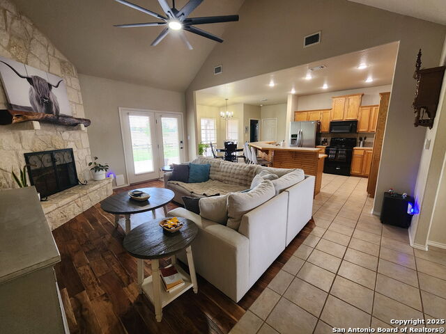 Image 6 of 39 For 445 Spanish Grant