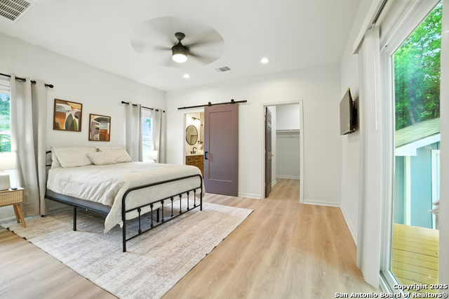 Image 15 of 34 For 2731 Houston E