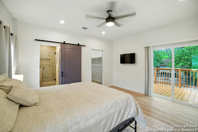 Image 19 of 34 For 2731 Houston E