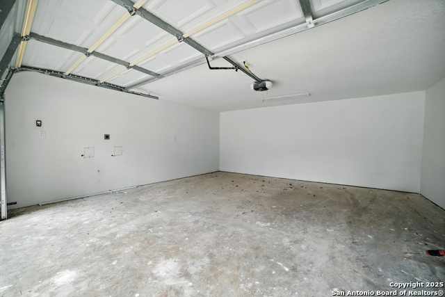 Image 27 of 34 For 2731 Houston E