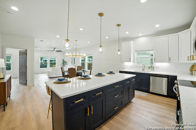 Image 9 of 34 For 2731 Houston E