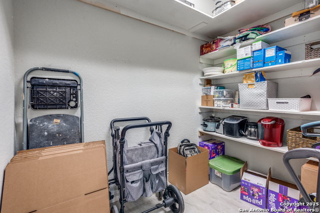 Image 21 of 25 For 2916 Glen View