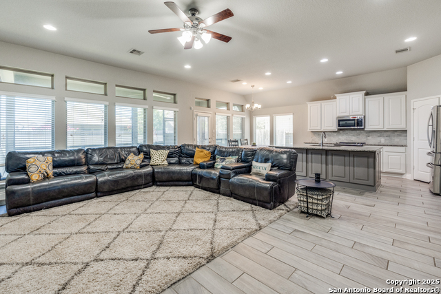 Image 6 of 25 For 2916 Glen View