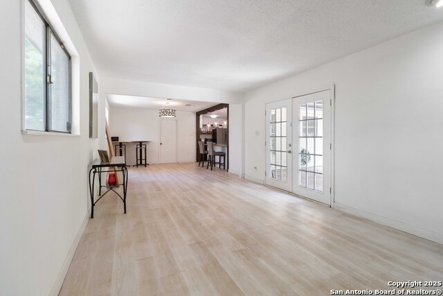 Image 13 of 27 For 4602 Hollyridge