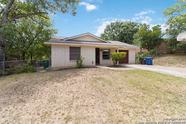 Image 3 of 27 For 4602 Hollyridge