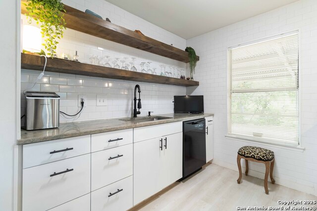 Image 6 of 27 For 4602 Hollyridge