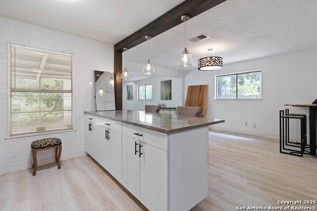 Image 7 of 27 For 4602 Hollyridge