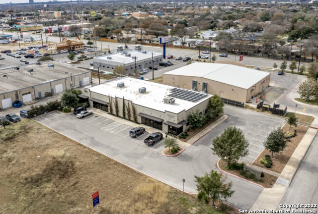 Listing photo id 0 for 4222 Gatecrest
