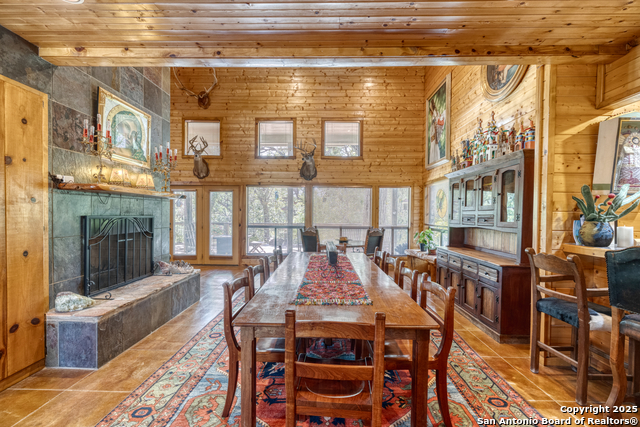 Listing photo id 8 for 4983 Ranch Road 1051