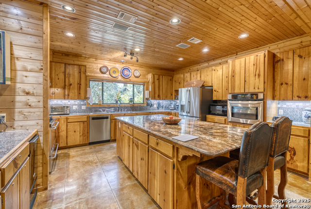 Listing photo id 10 for 4983 Ranch Road 1051
