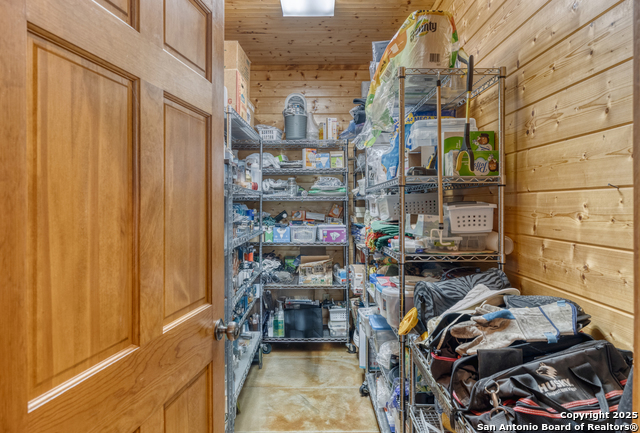 Listing photo id 18 for 4983 Ranch Road 1051