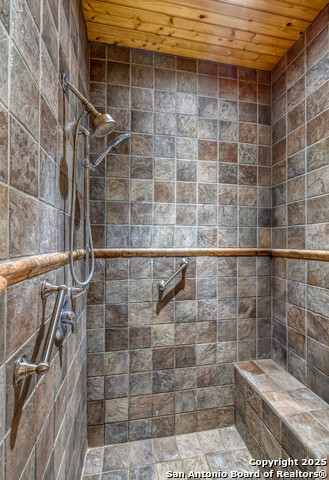 Listing photo id 23 for 4983 Ranch Road 1051