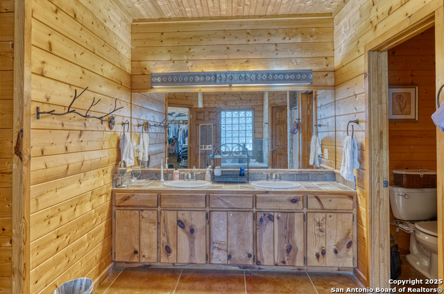 Listing photo id 24 for 4983 Ranch Road 1051