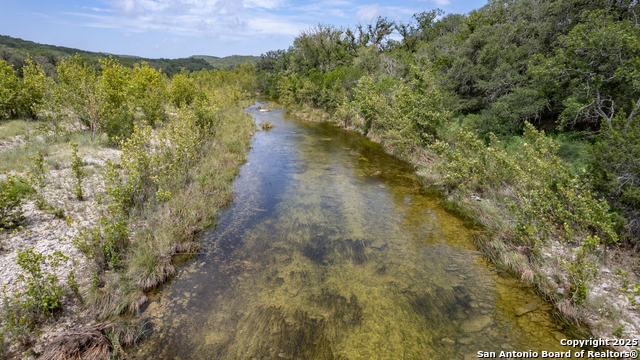 Listing photo id 1 for 4983 Ranch Road 1051