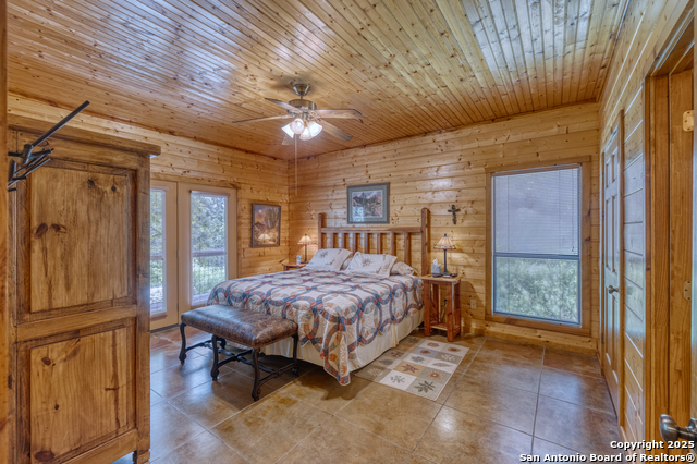 Listing photo id 28 for 4983 Ranch Road 1051