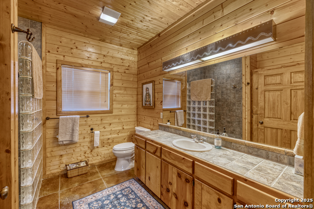 Listing photo id 29 for 4983 Ranch Road 1051