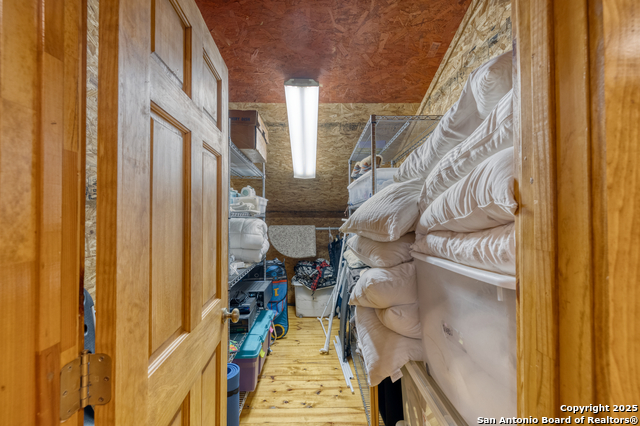 Listing photo id 34 for 4983 Ranch Road 1051
