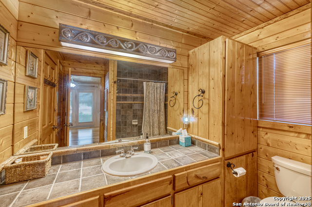 Listing photo id 39 for 4983 Ranch Road 1051