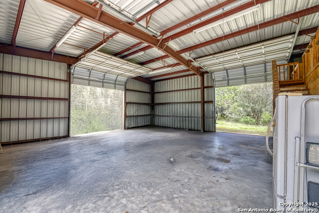 Listing photo id 50 for 4983 Ranch Road 1051