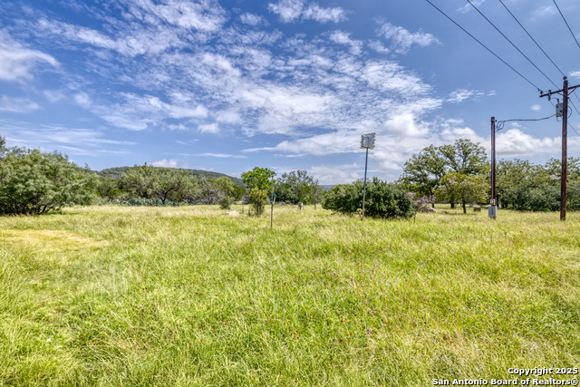 Listing photo id 52 for 4983 Ranch Road 1051