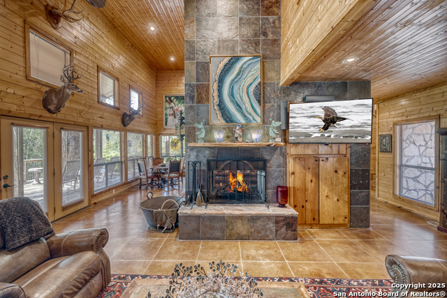 Listing photo id 4 for 4983 Ranch Road 1051