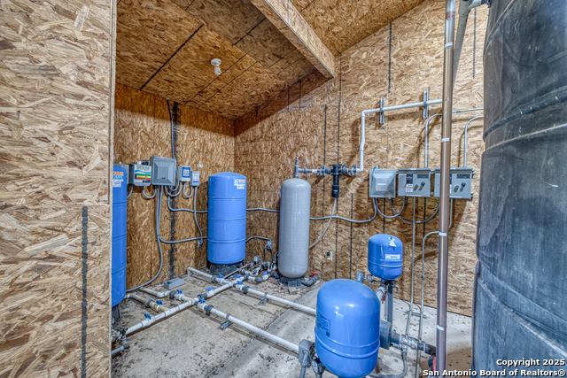 Listing photo id 60 for 4983 Ranch Road 1051